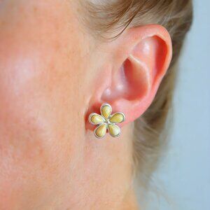 Stud Earrings - Baltic Butterscotch Amber Daisy Earrings in 925 Sterling Silver